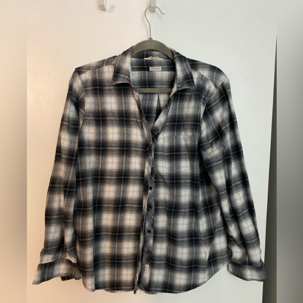Women’s Black and White Plaid Shirt